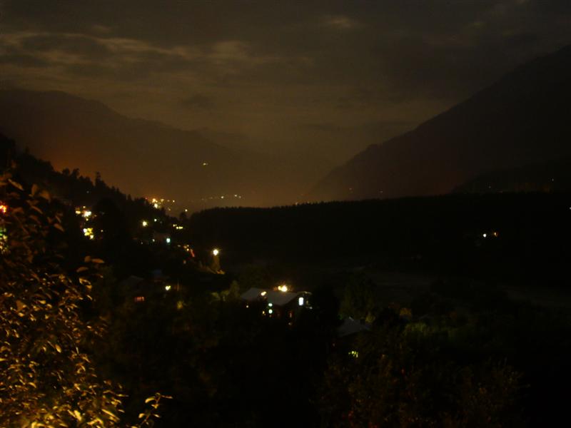 Travel - India - Himachal Pradesh - Manali - The Valley and the River